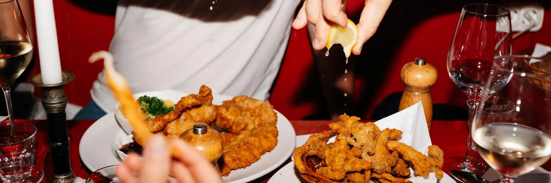 © WienTourismus/Gabriel Hyden Schnitzel and fried oyster mushrooms