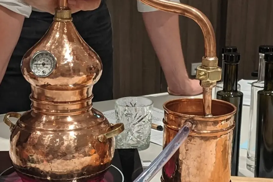  People make gin