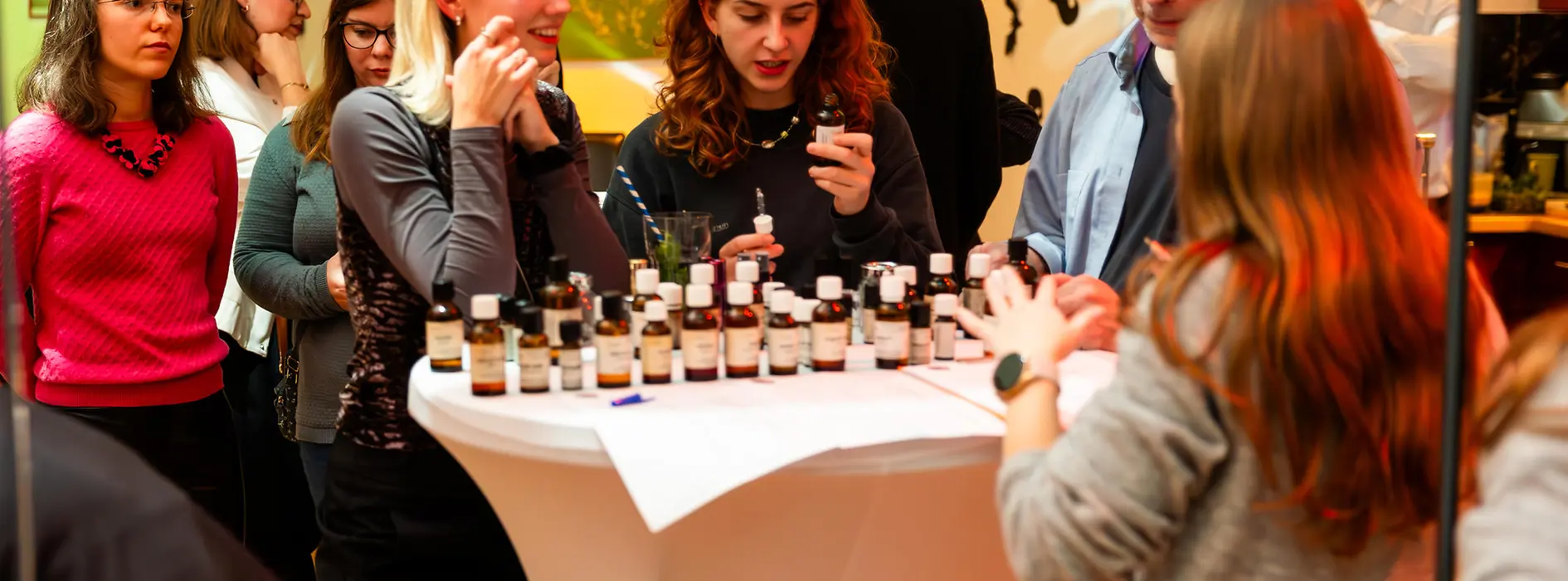 Gruppe macht eigene Parfums