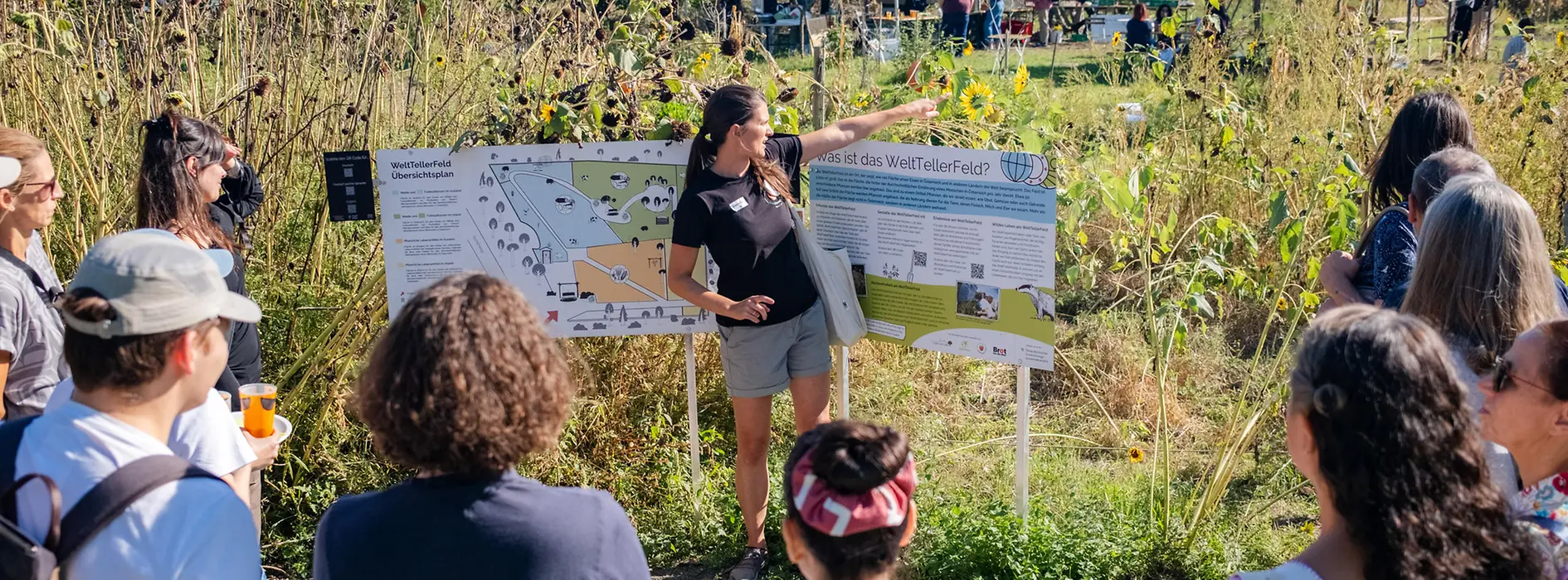 Gruppe bei einem Erntefest