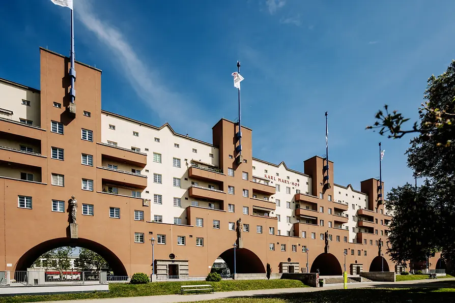 Gemeindebau, Karl Marx Hof, Aussenansicht, Innenhof, Park