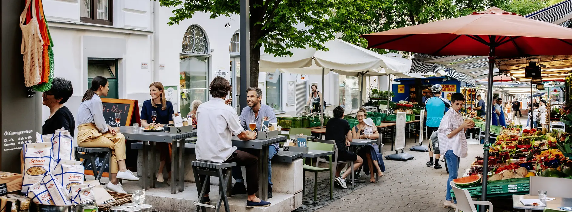 People at the Kutschkermarkt