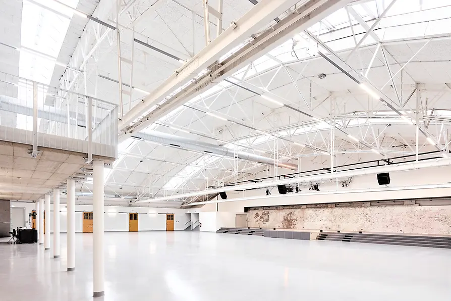 Expedithalle Halle mit Balkon (Längsansicht) 