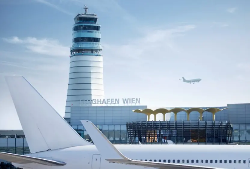 Flughafen Wien mit Flugzeugen