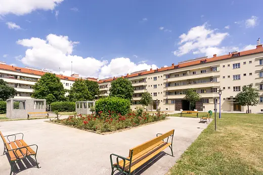 Gemeindebau, Karl Marx Hof, Aussenansicht, Innenhof, Park