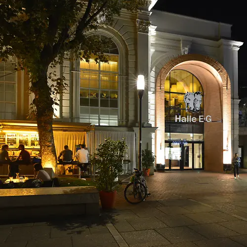 Halle E G exterior view