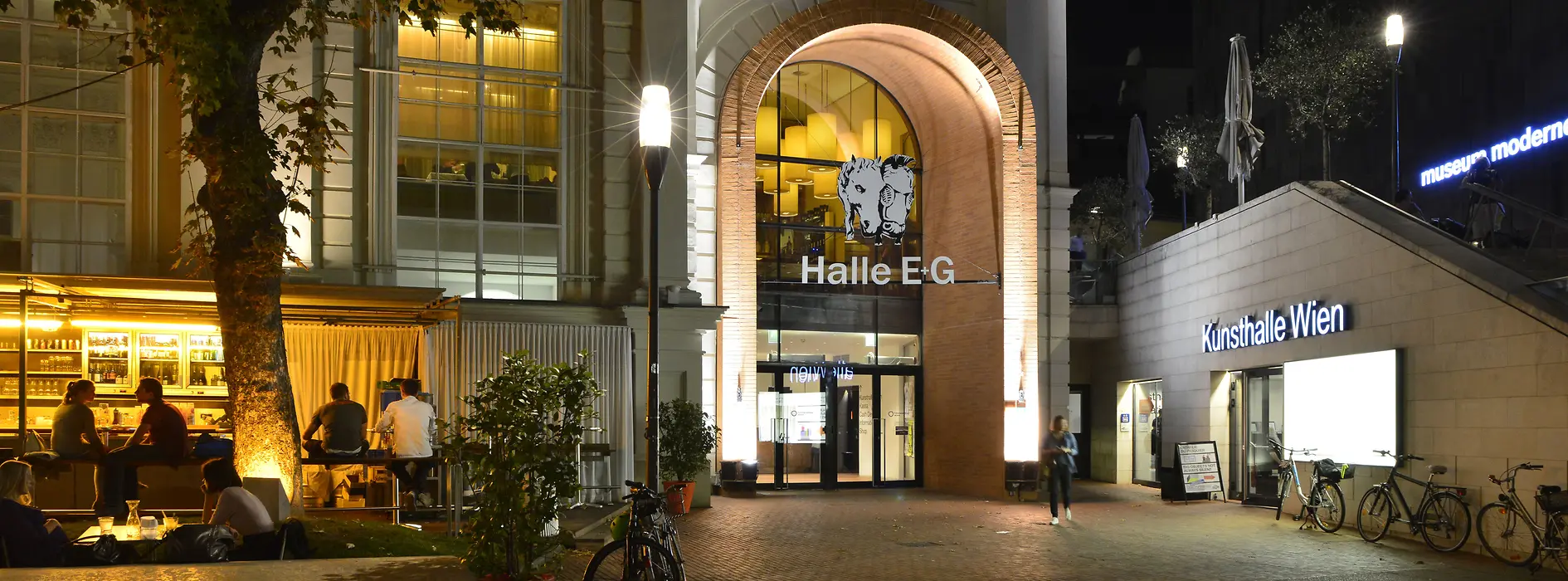 Halle E G exterior view