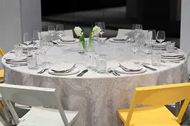 Detail view gala table 