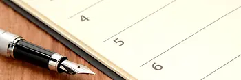 Kalender und Füllfeder