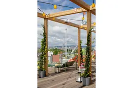 Zoku Vienna Dachterrasse mit spektakulärem Blick auf den Prater