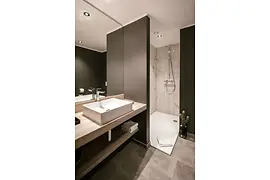 JOYN Vienna - studio apartment bathroom