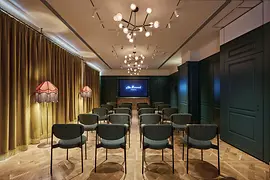 Hotel Motto Salon 1