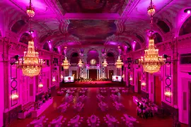 Hofburg Vienna Festsaal Bankett Ambientelicht zyklam