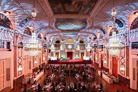 Hofburg Vienna Festsaal Bankett Ambientelicht Decke