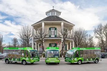 Three busses in front of Viennese Lusthaus