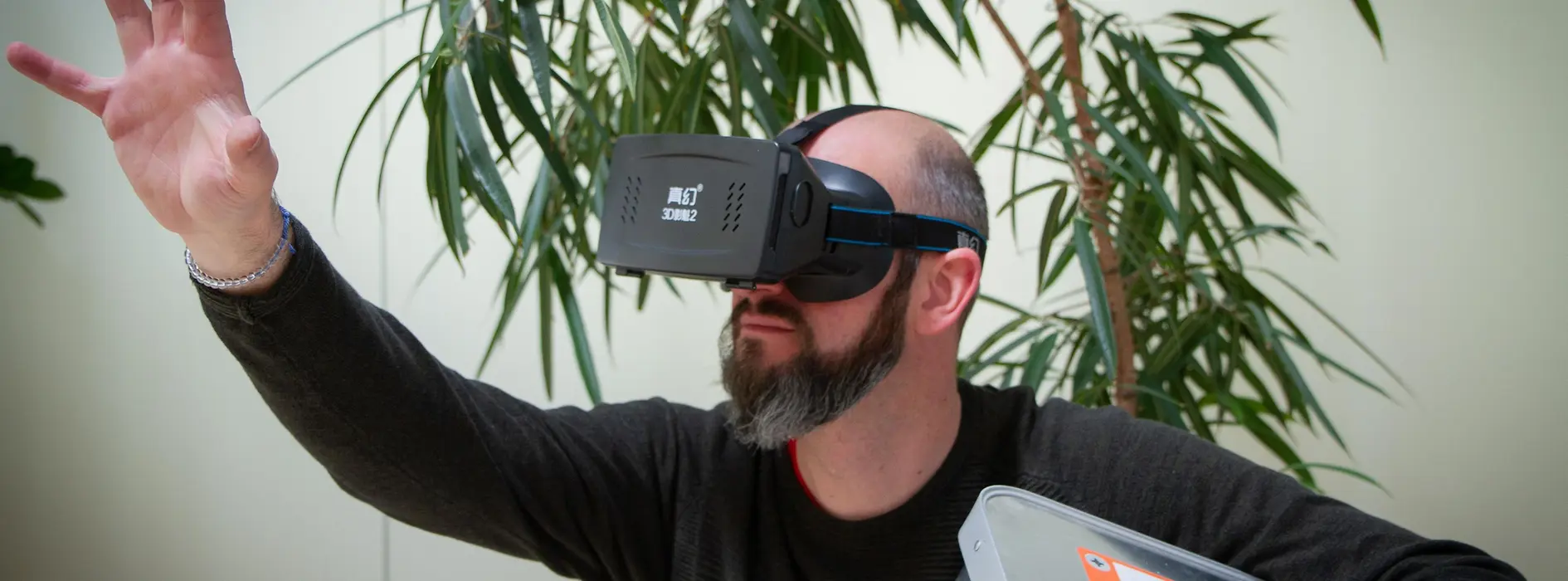 Person mit VR Brille