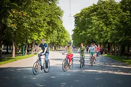 Group on bikes in the park