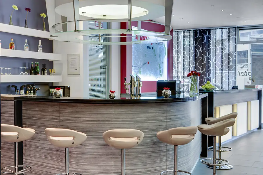 IntercityHotel Bar Empfang