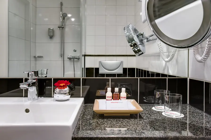 IntercityHotel Badezimmer