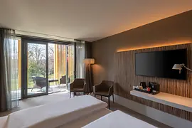 DoubleTree by Hilton Vienna Schönbrunn, Deluxe King Zimmer mit Balkon