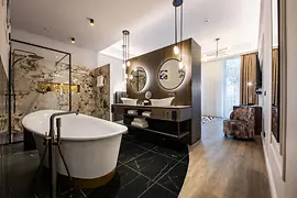 011 Boutique Hotel, Zimmer, Badewanne