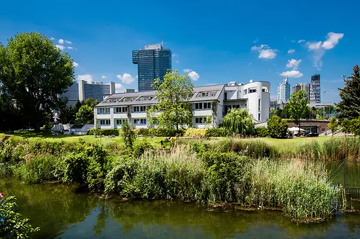  UniCredit Center am Kaiserwasser Gebäude Rückseite