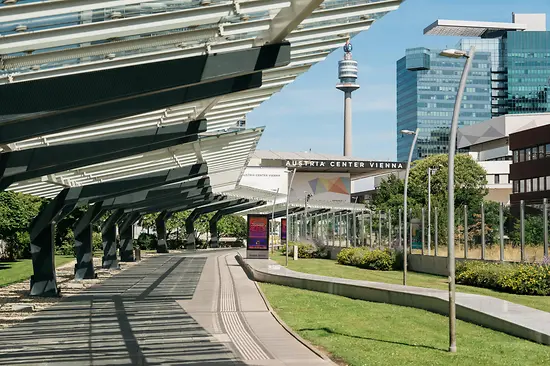 Blick auf das Austria Center Vienna