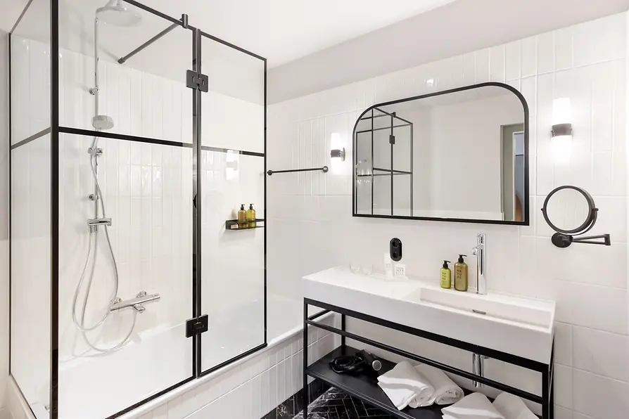 Hotel Astoria Bathroom