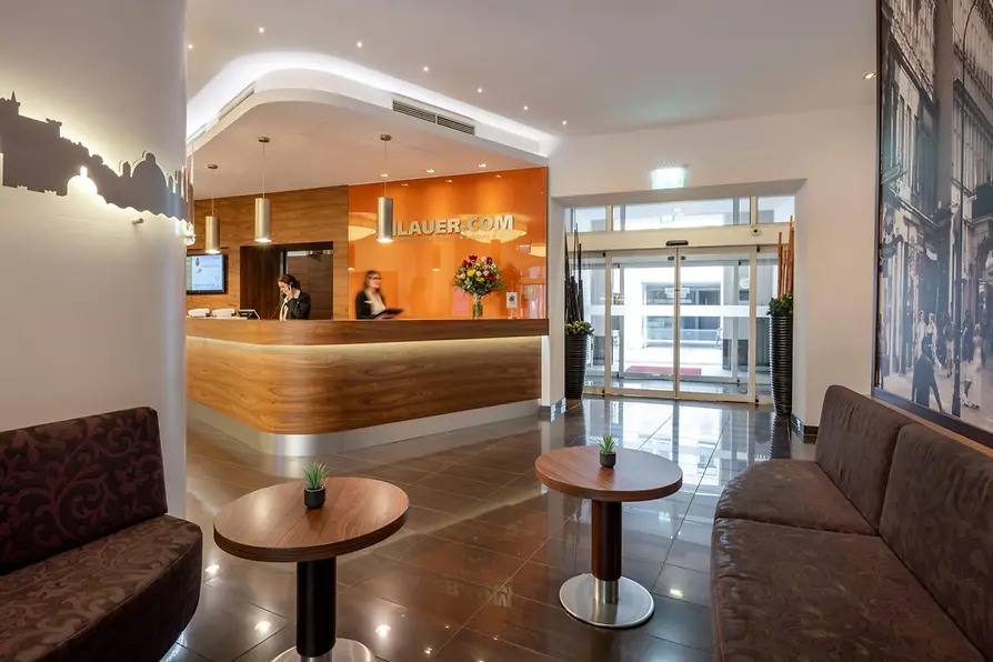 Hotel Imlauer Frontdesk