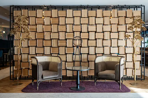 Arcotel AQ Lobby